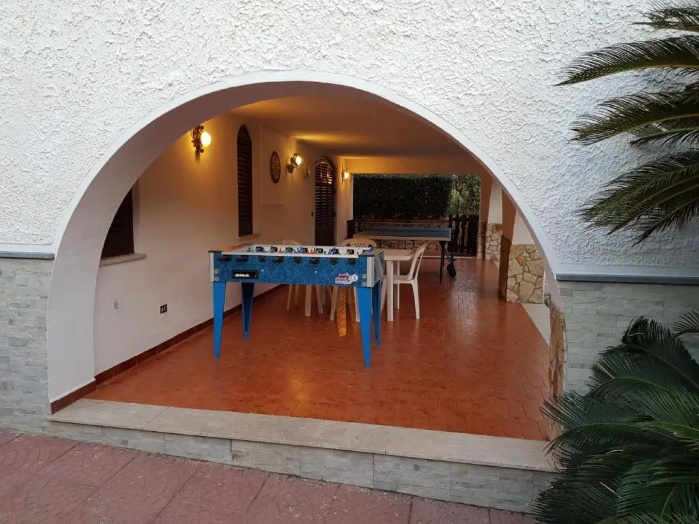 Villa del Golfo Urio with swimming pool shared by the two apartments