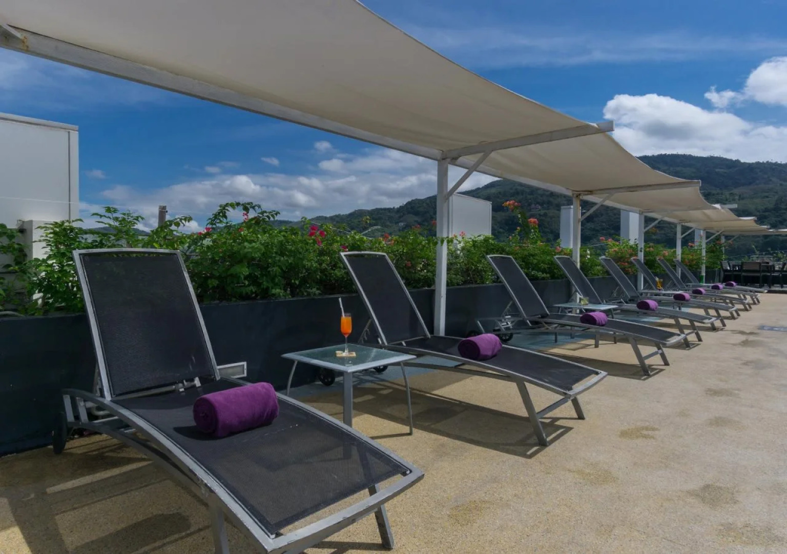 Отель ASHLEE Hub Hotel Patong