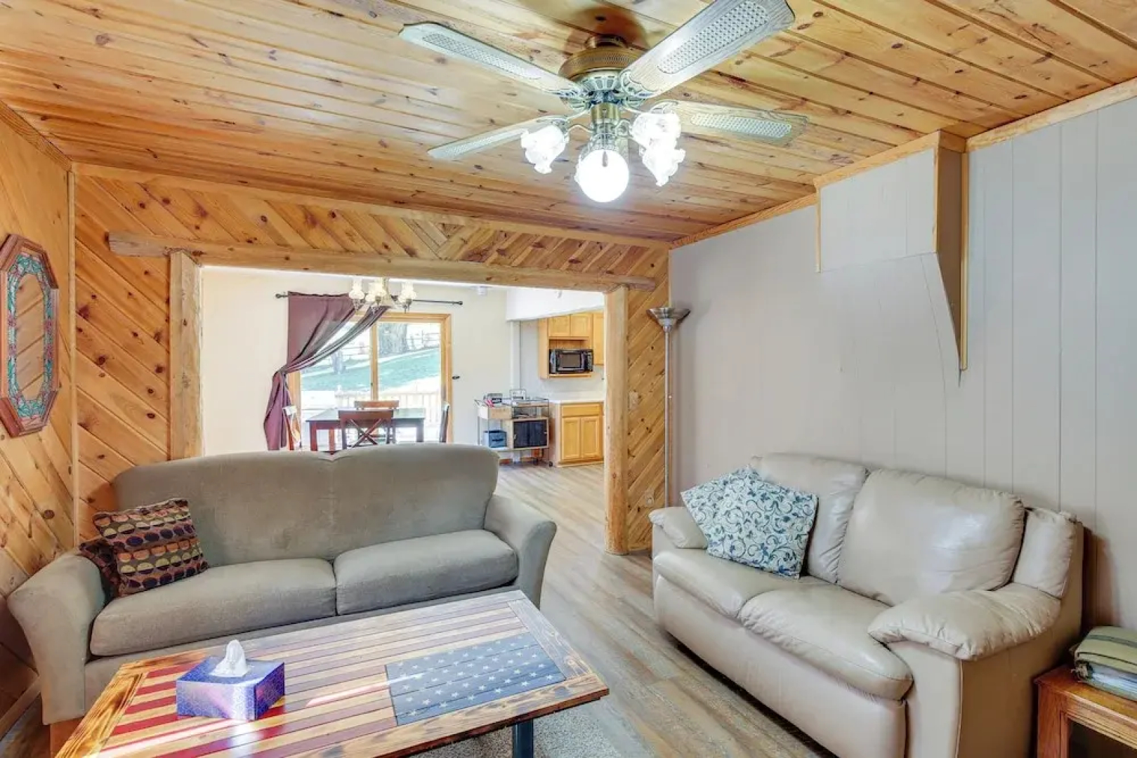 Lead Hideaway w/ Fireplace, Grill & Deck!