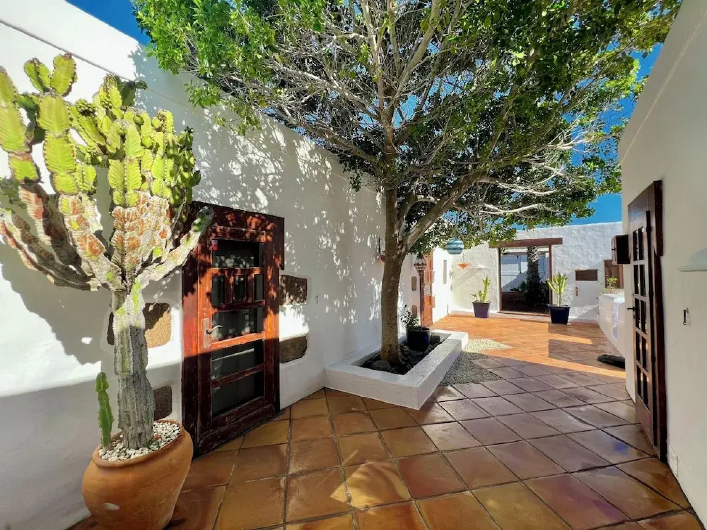 Stylish Getaway With Secluded Patio in Lava Finca