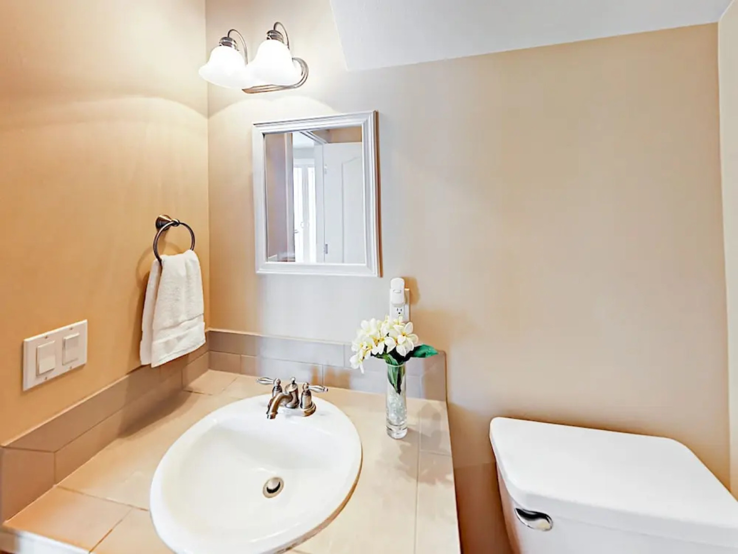 201 E Sandpiper Rd Home 3 Bedrooms 2.5 Bathrooms Home