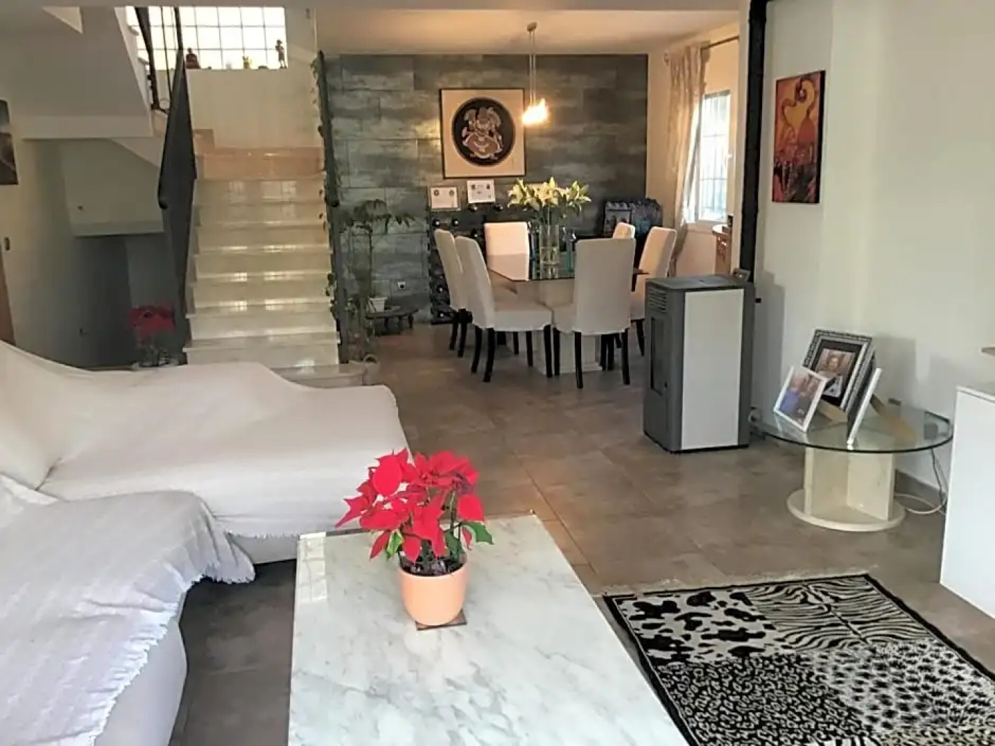 Double Room with Shared Bathroom and Shared Communal Areas R4