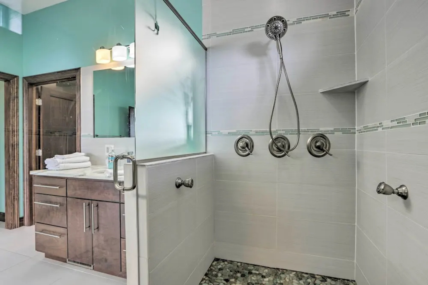 Boat Dock & Kayaks: Luxury Lake of the Ozarks Home