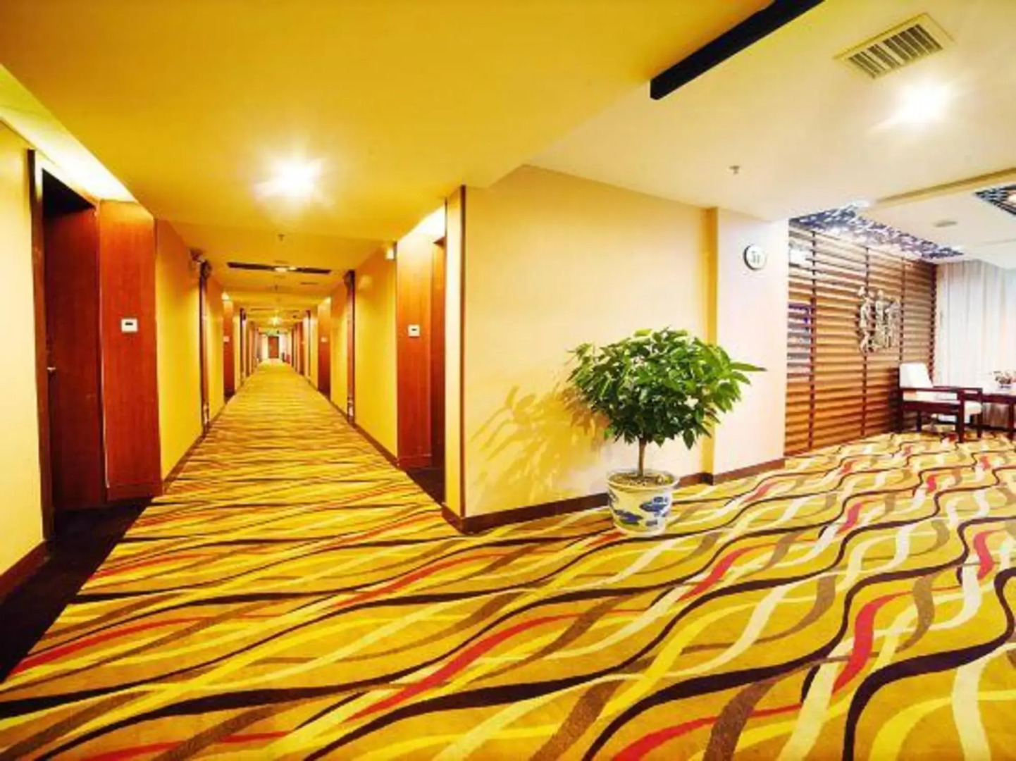 Jinxiu Phoenix International Hotel