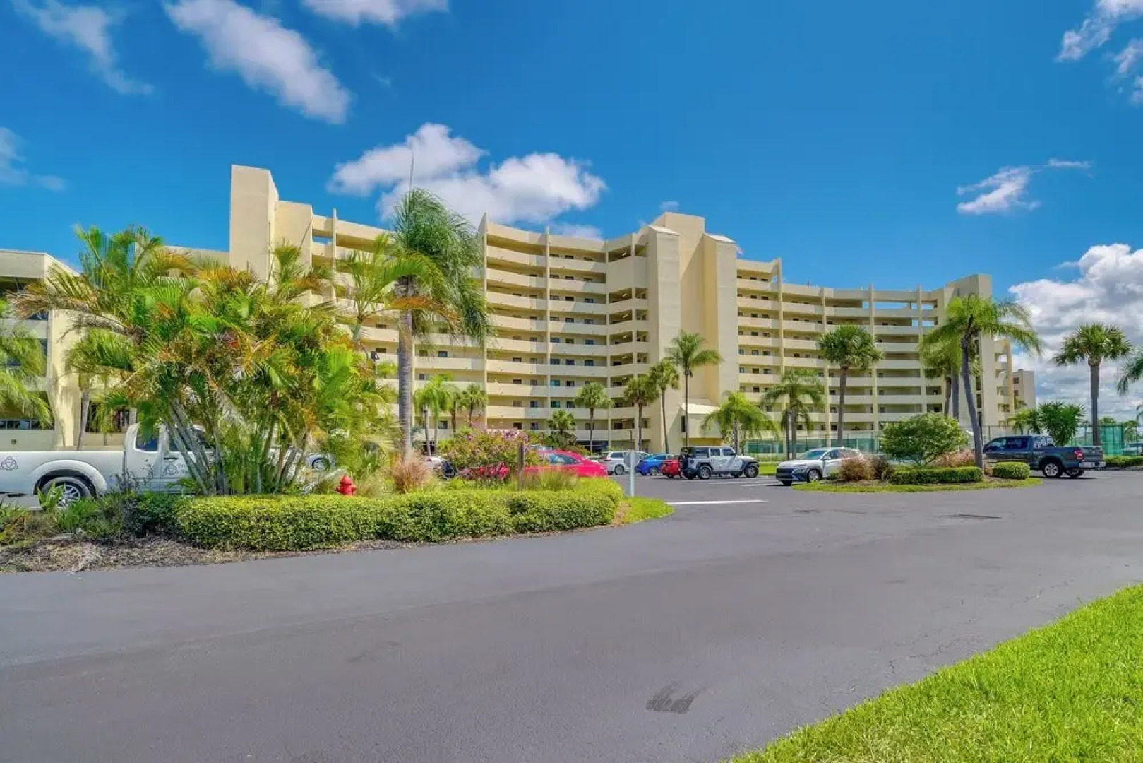 Waterfront Hudson Condo w/ Pool & Beach Access