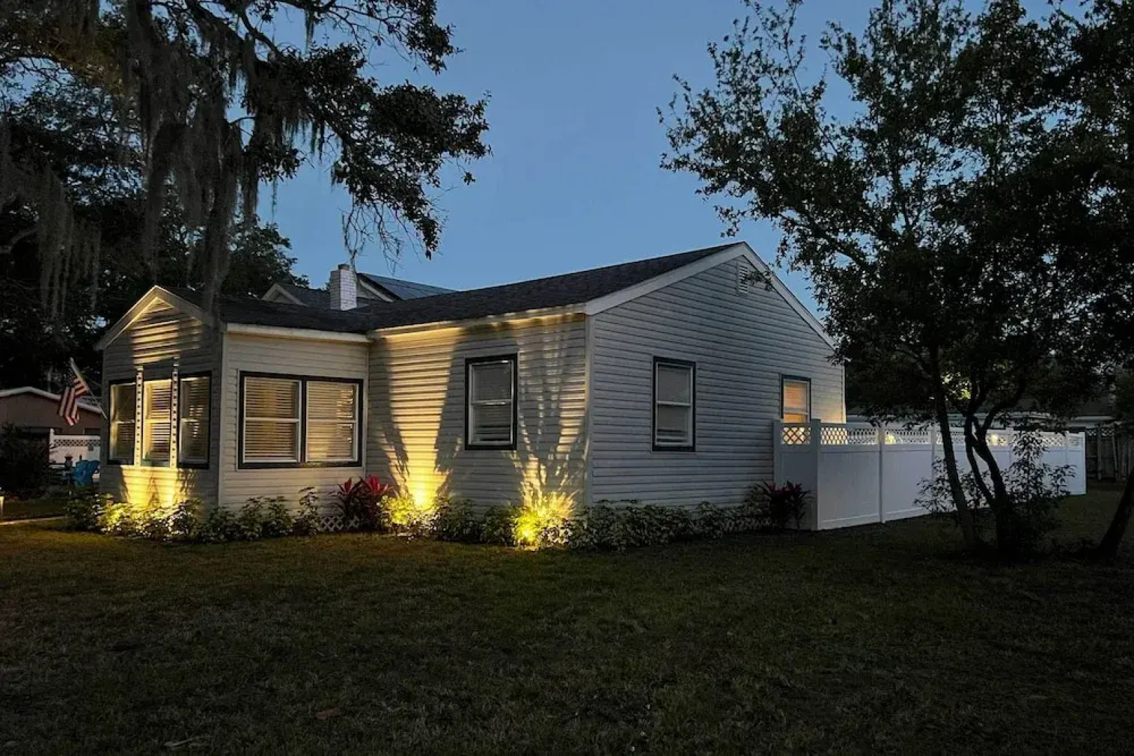 Tampa Bay Area Cottage w/ Gas Grill and Fire Pit!