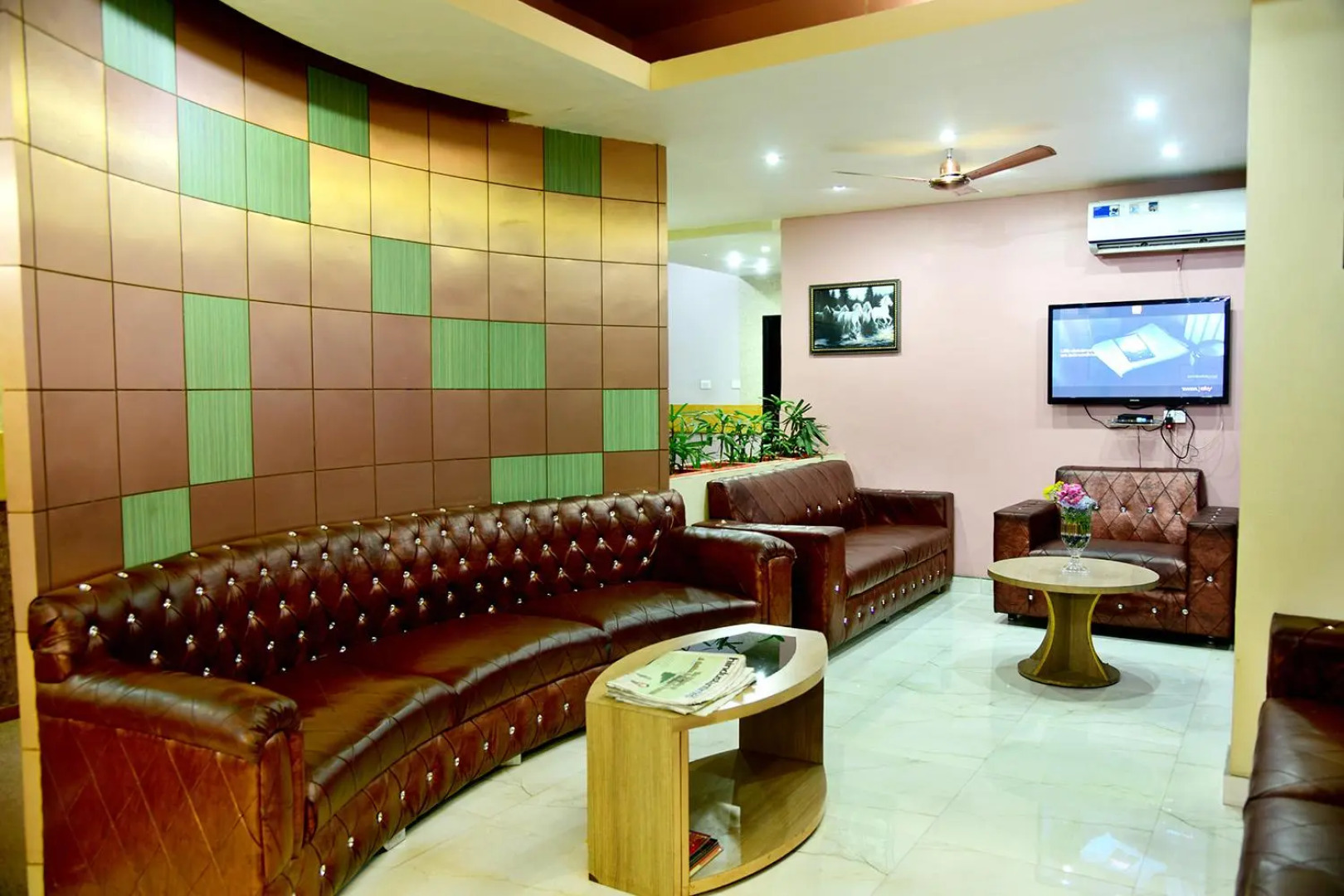 Royal Court Ananta Express