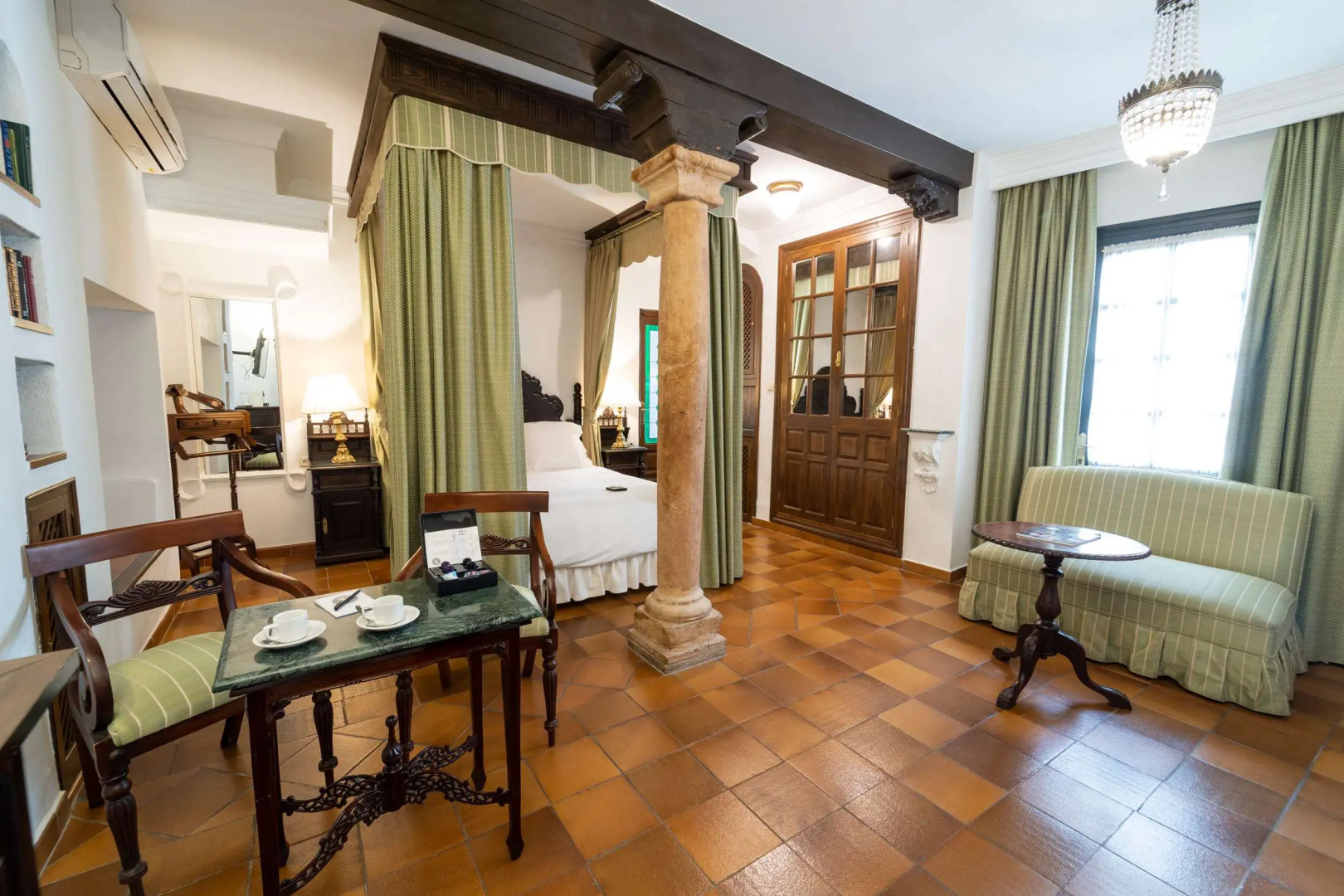 Отель Soho Boutique Palacio San Gabriel