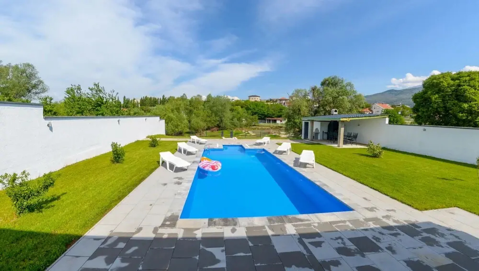 Sweet Retreat-Buna Riverside with pool