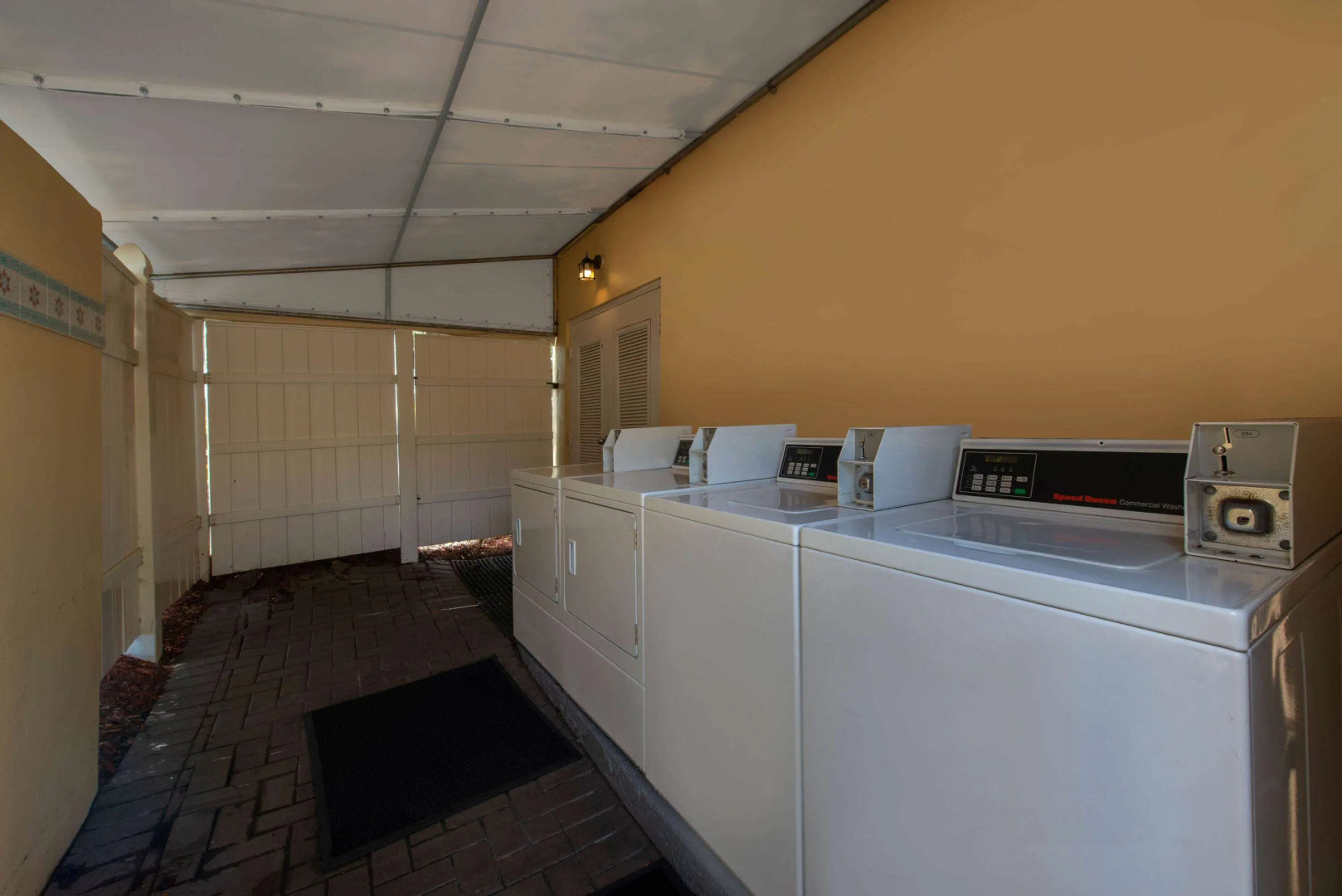 La Quinta Inn & Suites by Wyndham Deerfield Beach I-95