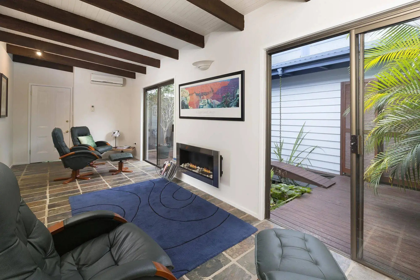 Hillcrest Mountain View Retreat