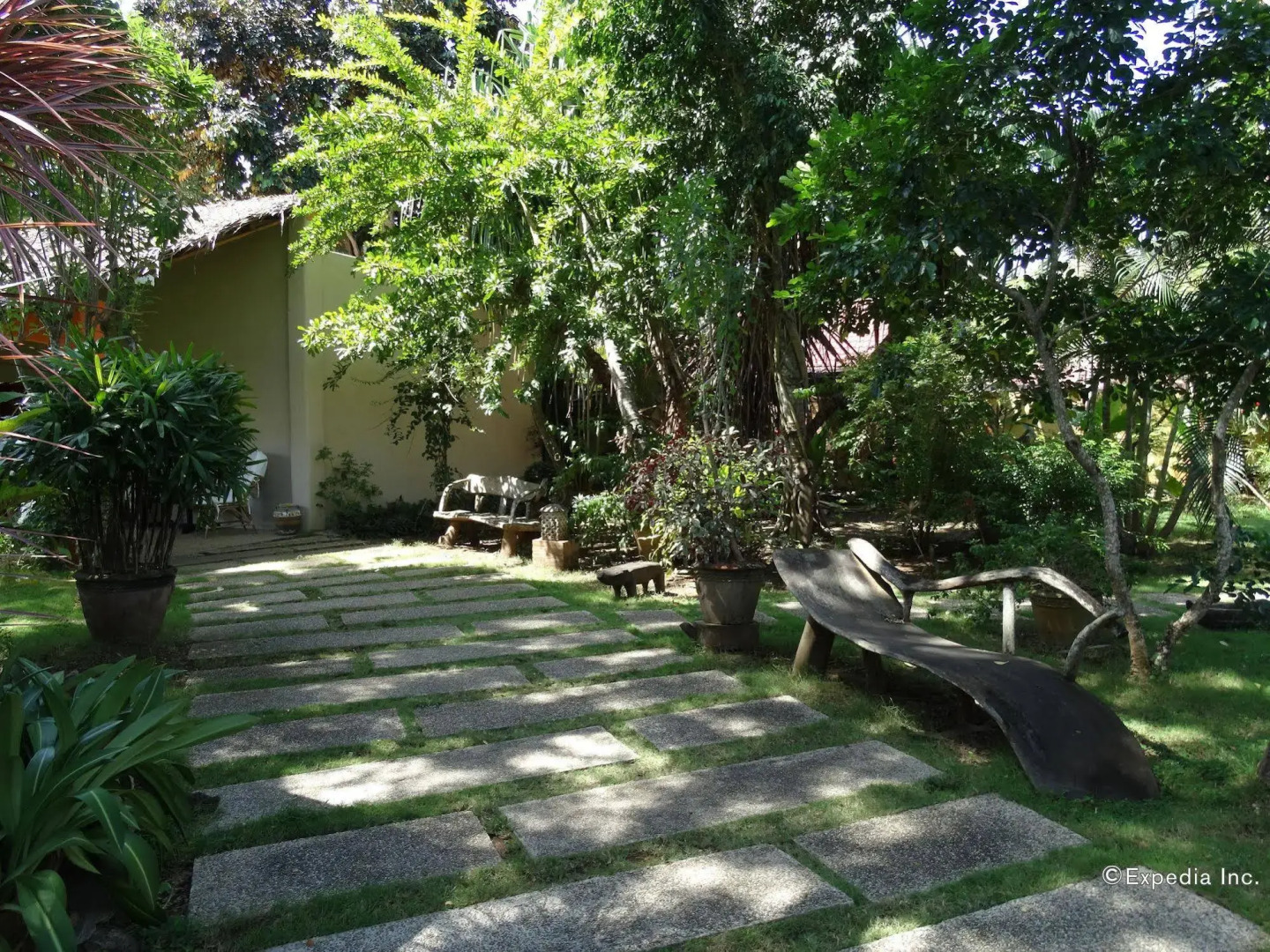 Hibiscus Garden Resort