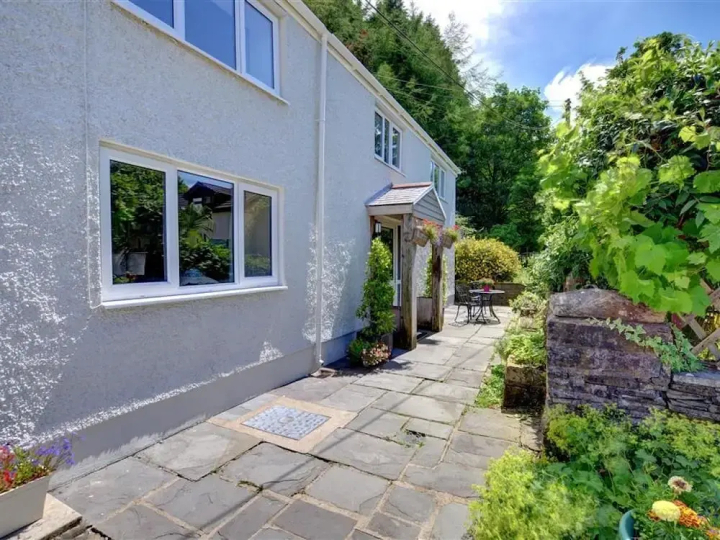 Semi Detached, Stone Built Holiday Home near Swansea & Brecon Beacons