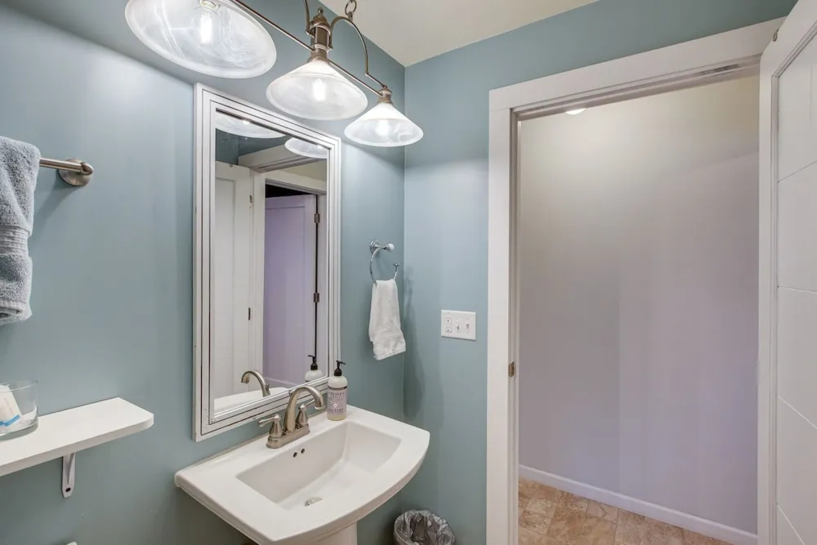 Elkhart Lake Vacation Rental 3 Mi to Road America!