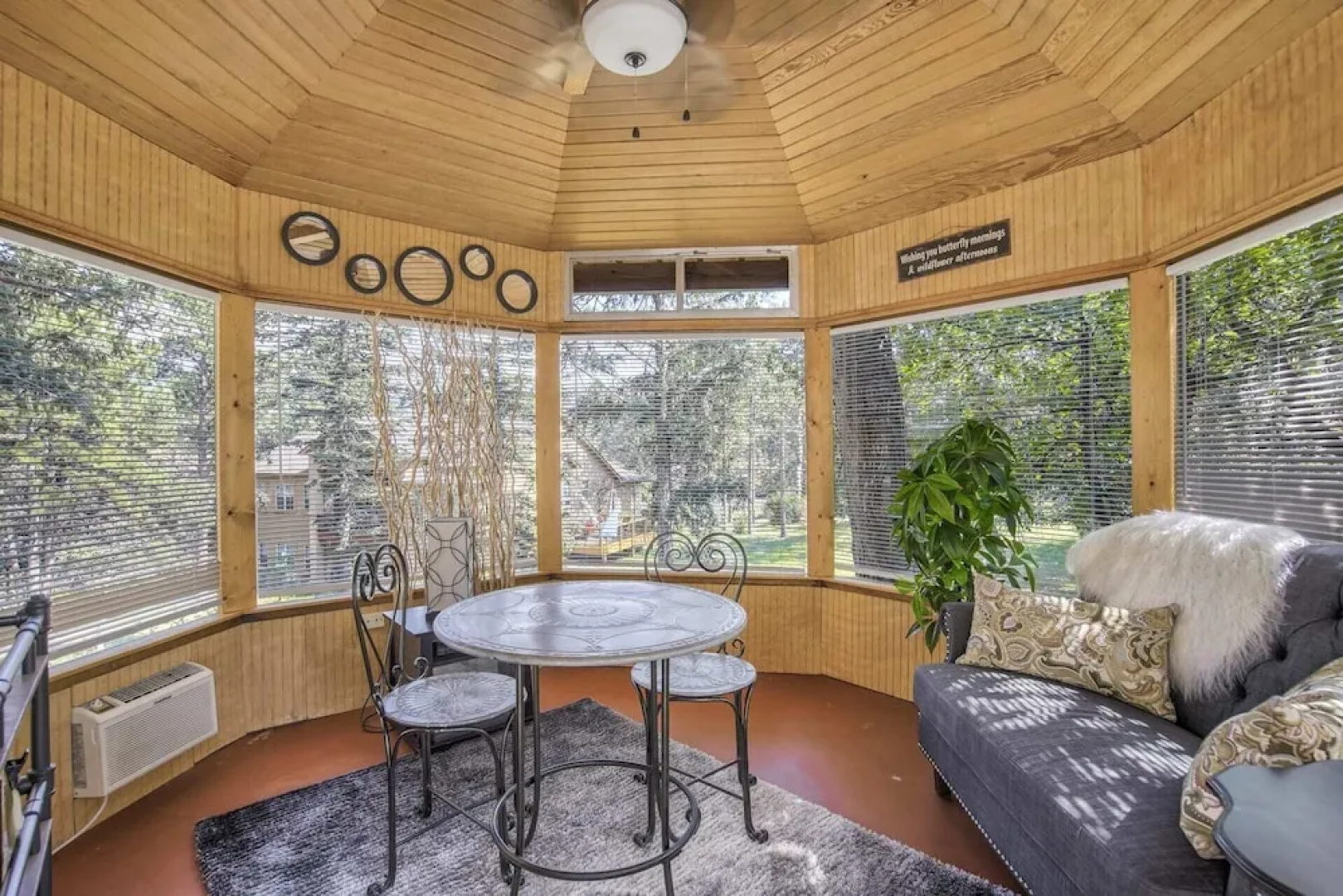 Wine Gazebopikes Peak Mountain Log Cabin for 2