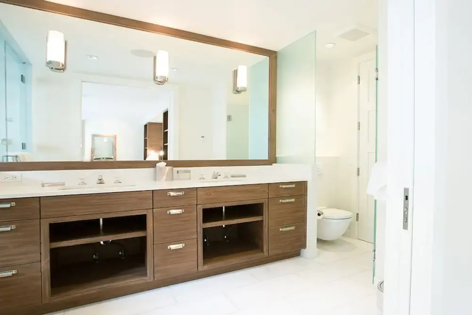 Meribel Penthouse - Luxury Condominium with Penthouse Views, Heart of Downtown Telluride, Hot Tub