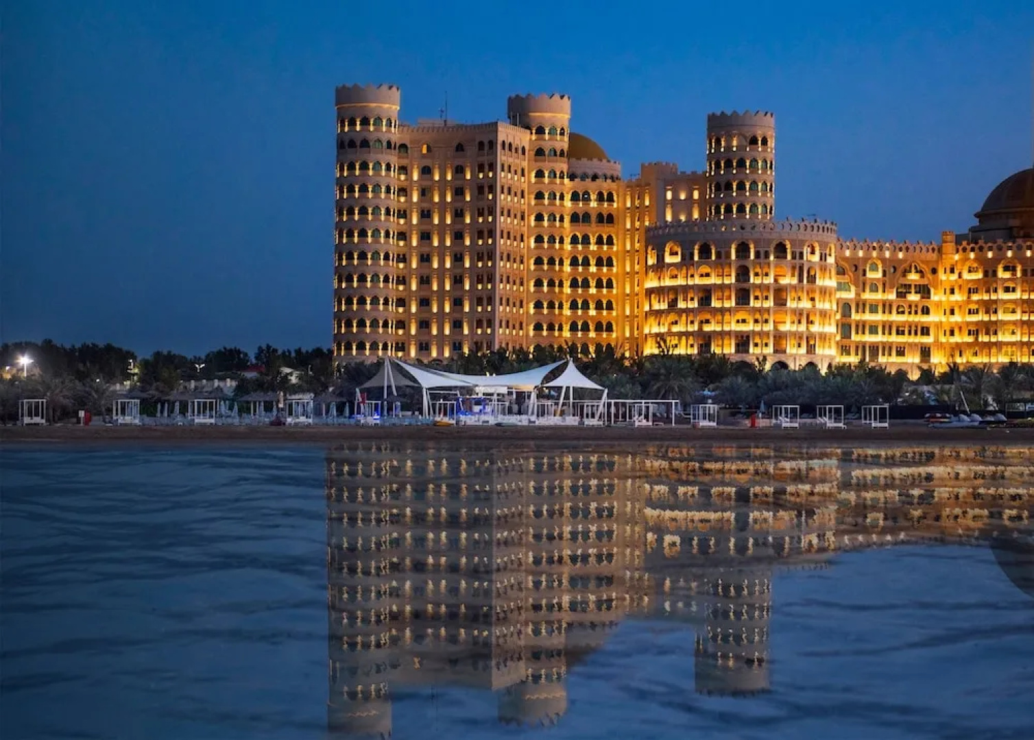 Отель Al Hamra Residence & Village