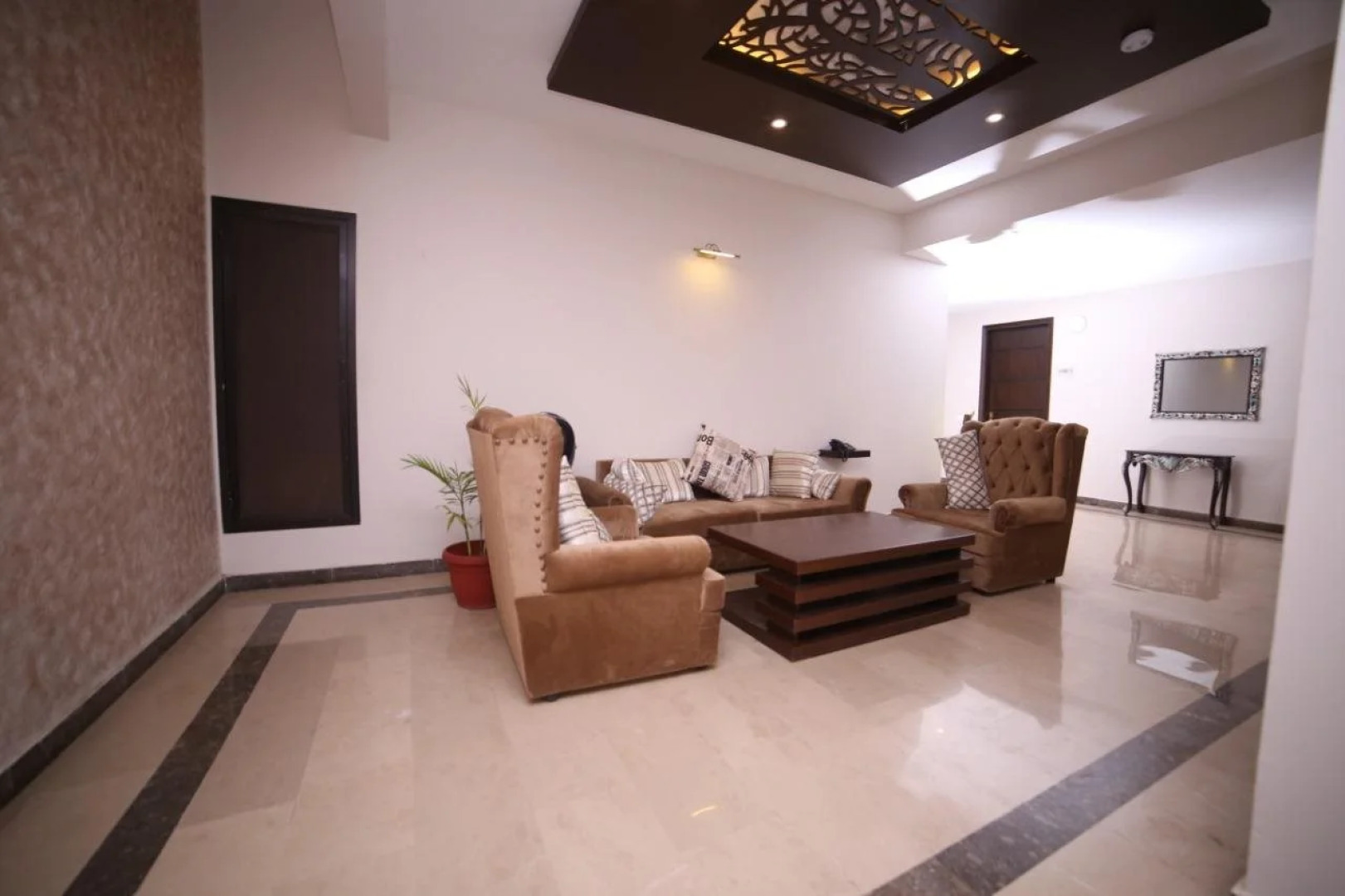 Zifan Hotel & Suites