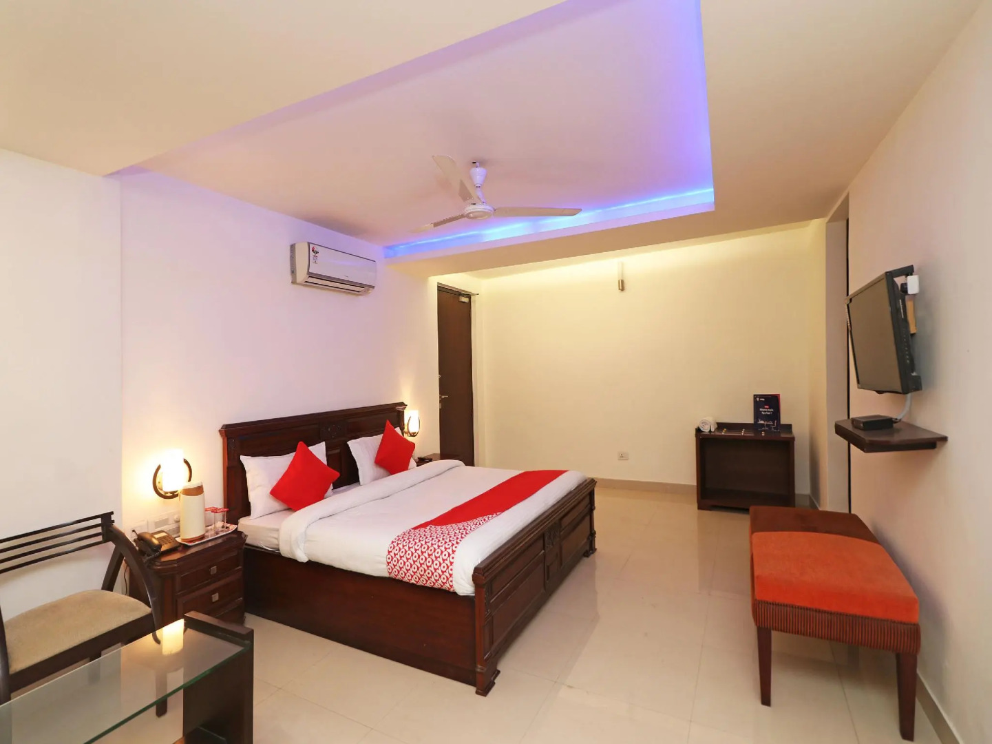 OYO 11878 Hotel De DS Plaza