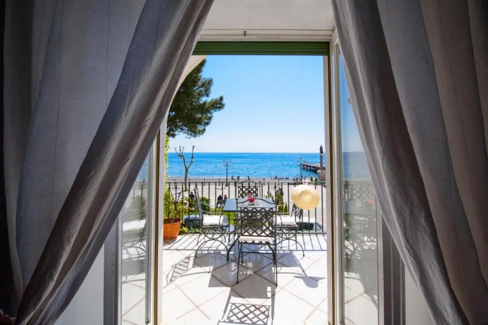 Vicaria by Amalfivacation