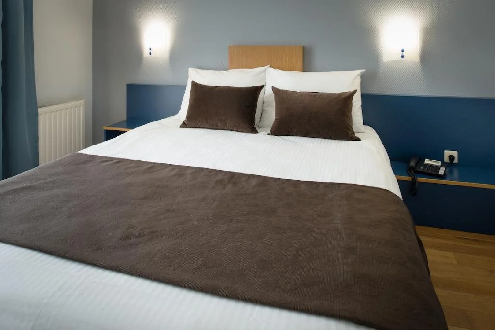 Aquarelle Piscine-Hotel