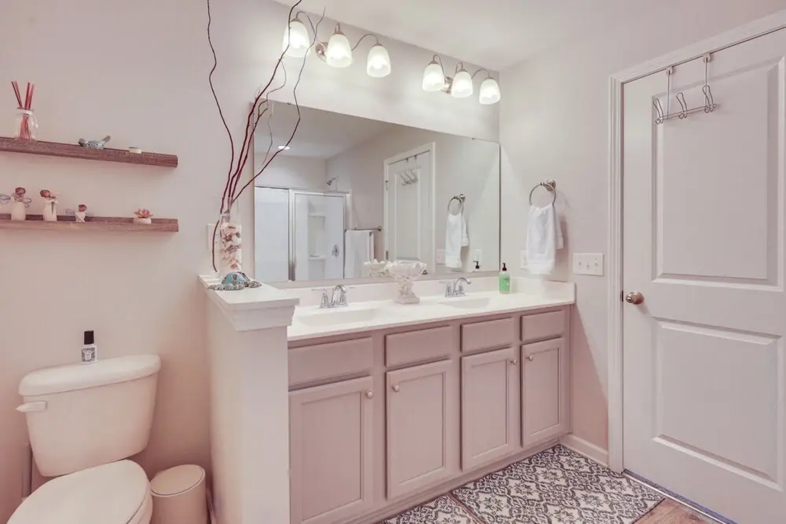 Sweet Dreamin Townhome ~ 7 Mi to Beach!