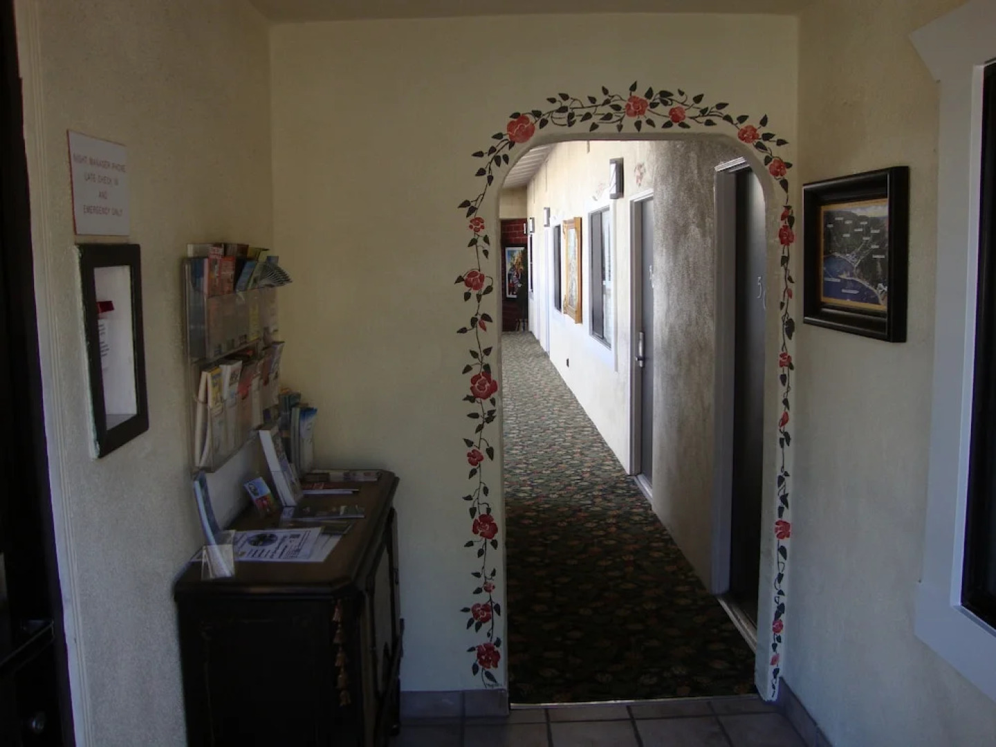 Catalina Courtyard Suites