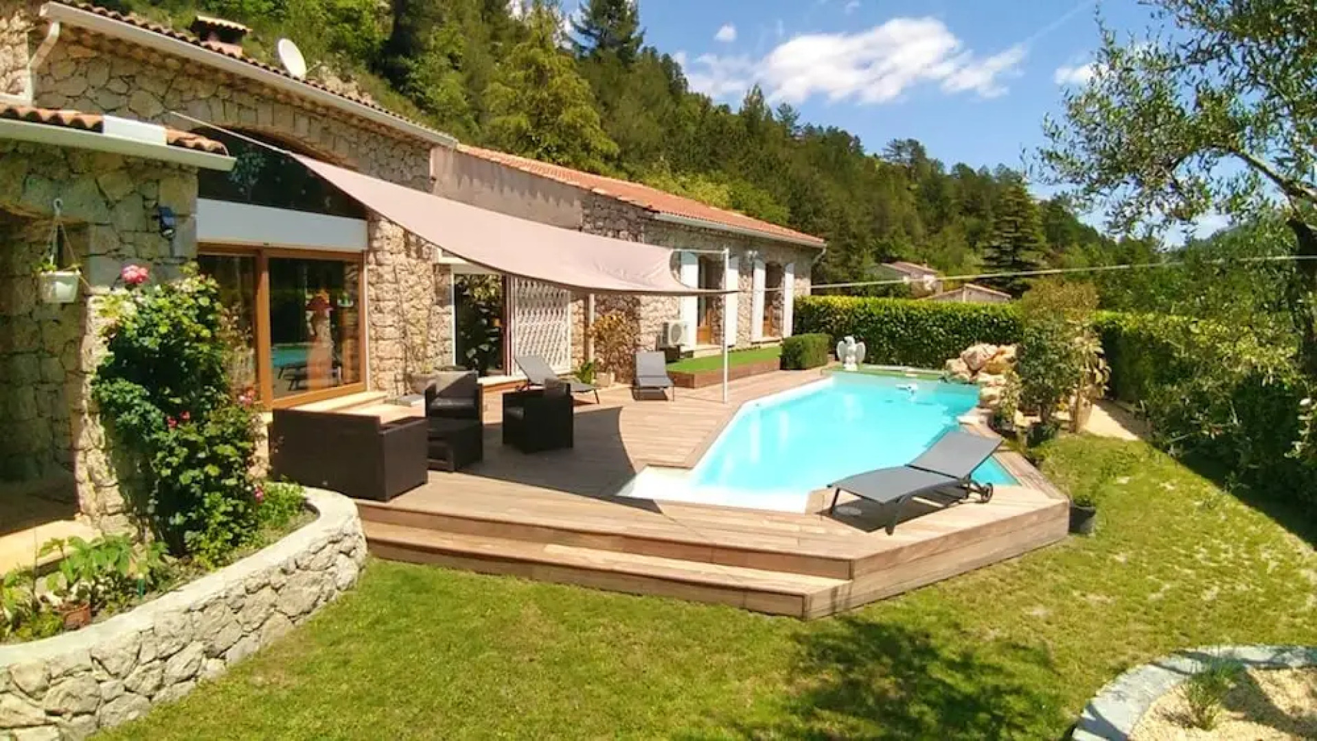 Villa With 4 Bedrooms in Puget-théniers, With Wonderful Mountain View, Private Pool and Enclosed Garden - 40 km From the Slopes