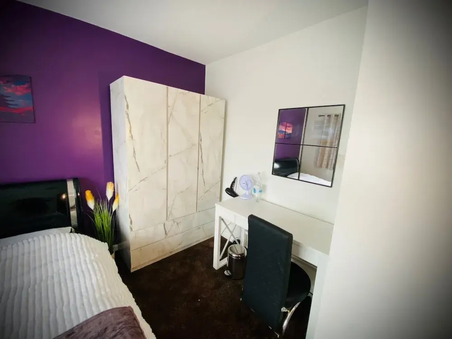 Modern-petfriendly-privategarden-family-20mintoldn