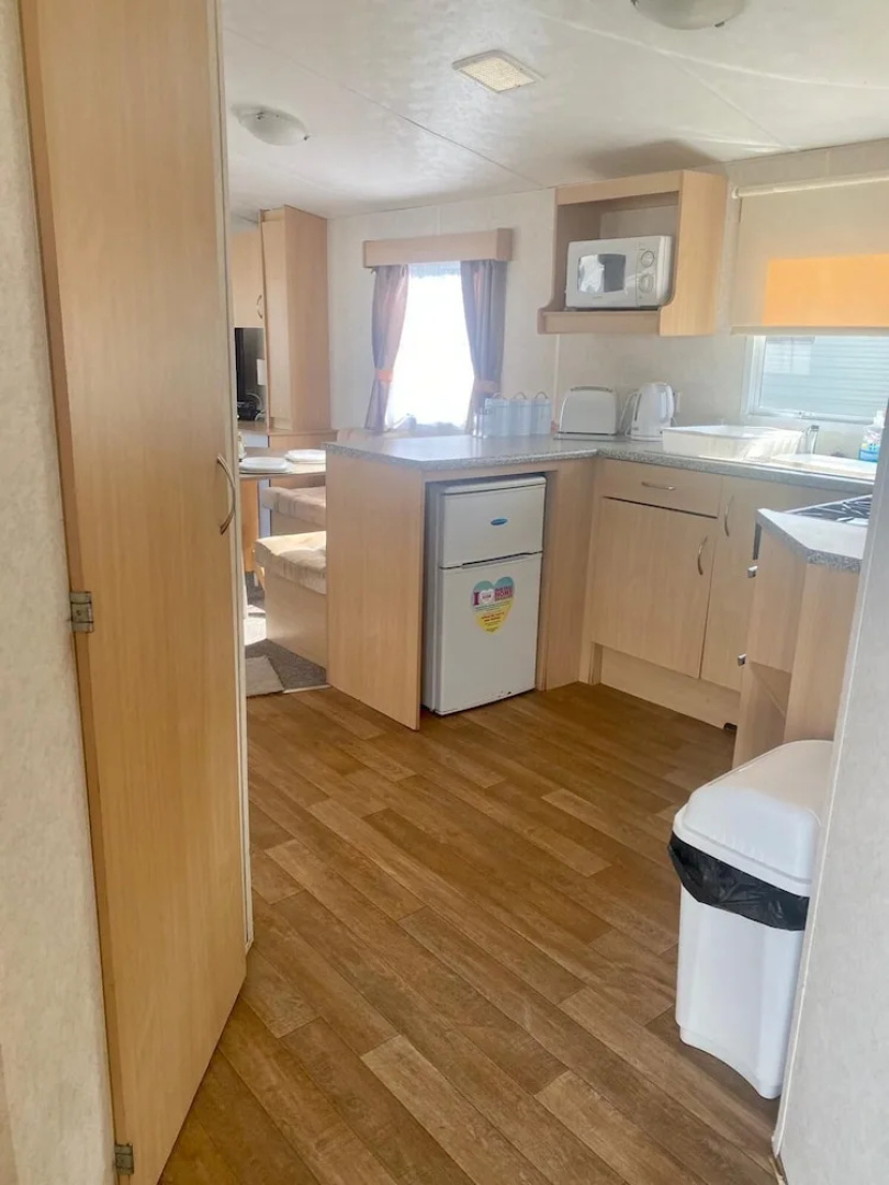 Stunning 2-Bed Sleeps 6 Caravan in Felixstow
