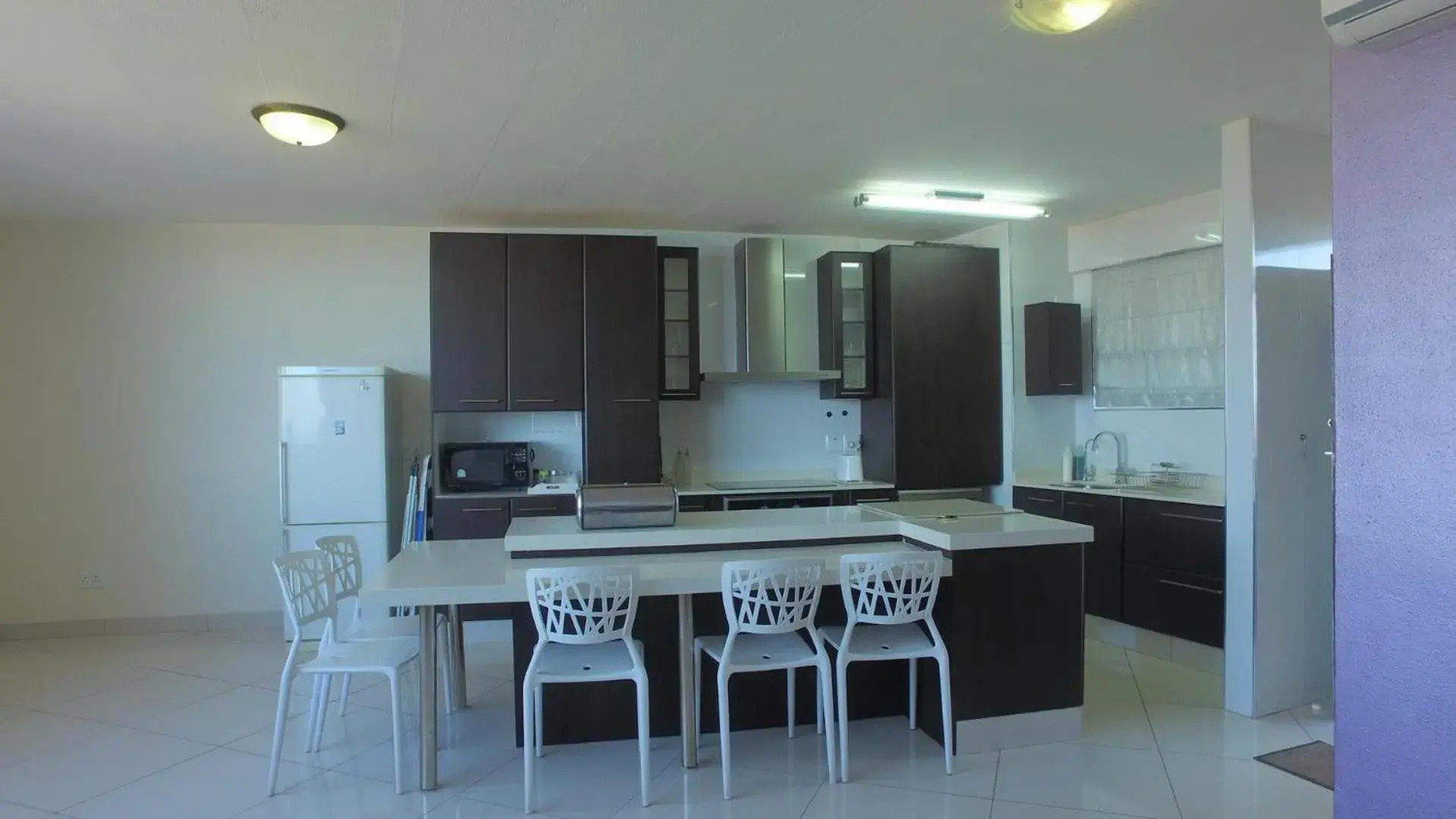 Shangri LA Apartment 208 & 803