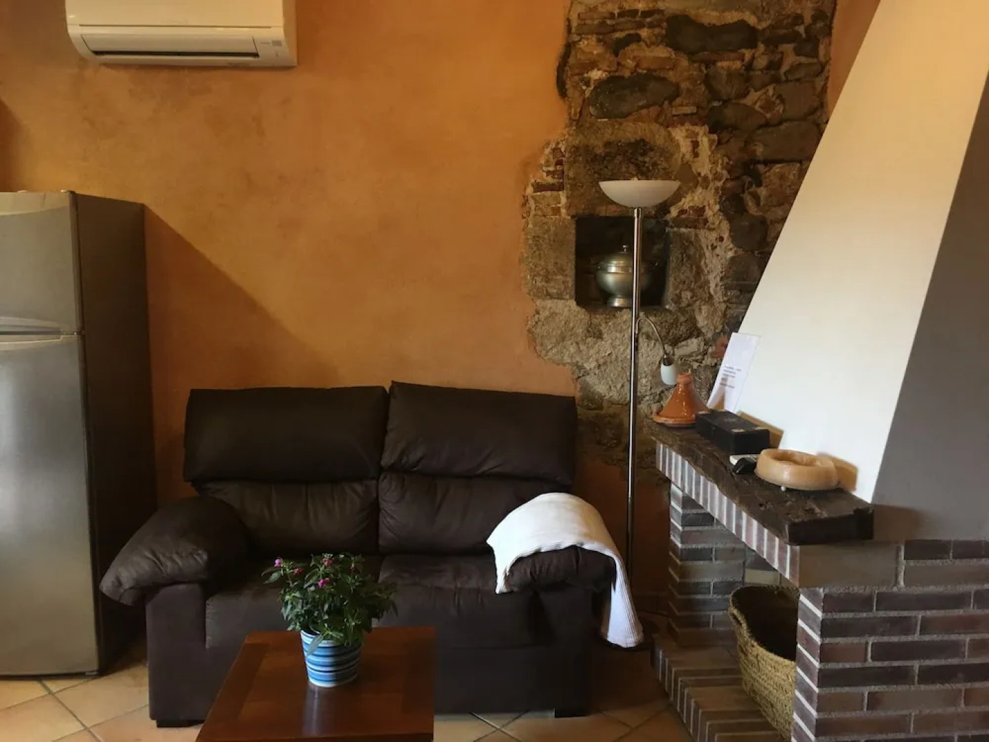 Masia Can Oller by Checkin