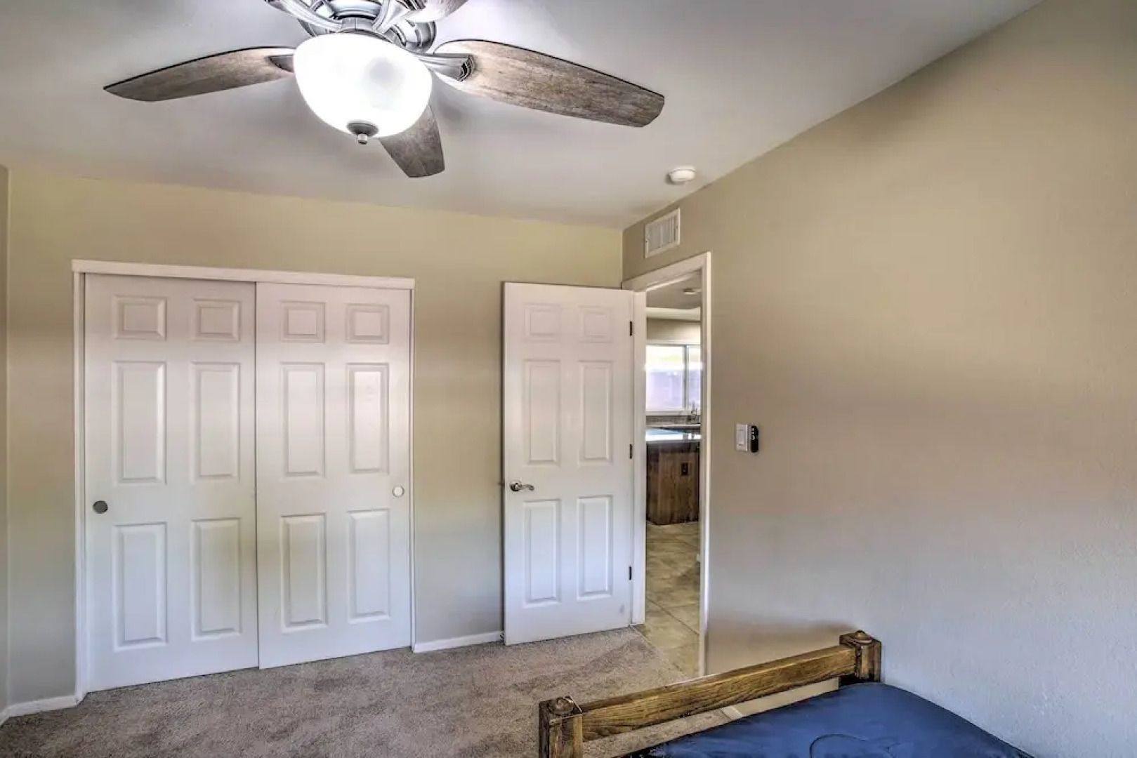 Pet-friendly Arizona Escape: Golf & Hike Nearby!