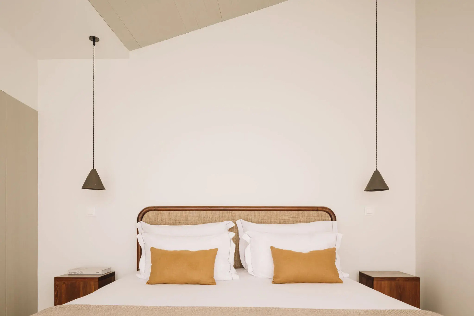 White Exclusive Suite & Villas