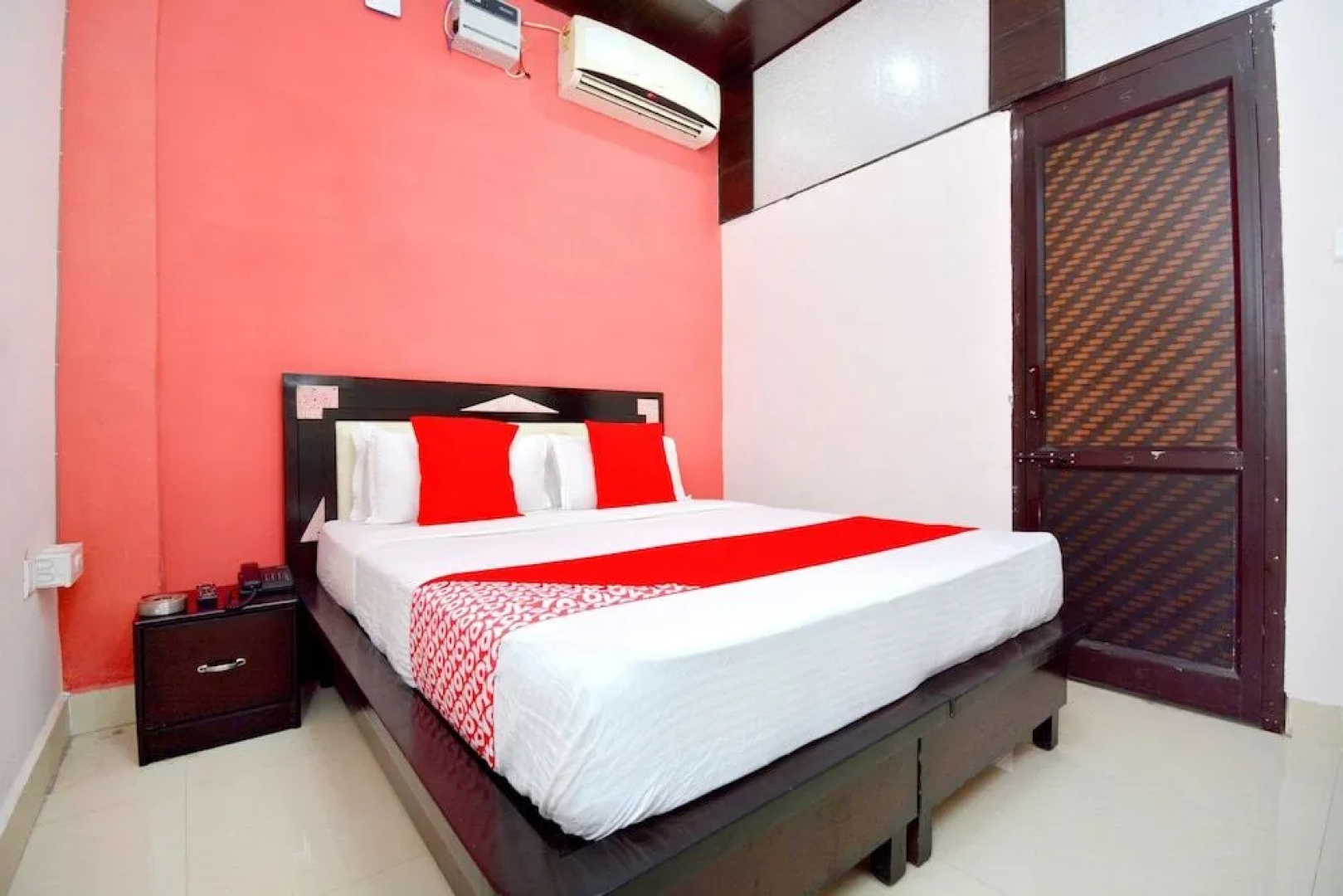 Oyo 42945 Surya Hotel