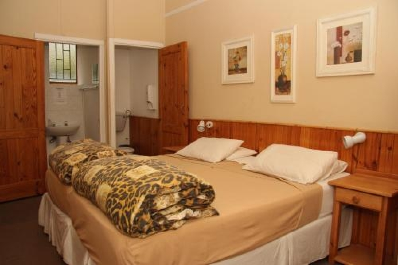 Backpackers Paradise and Joyrides