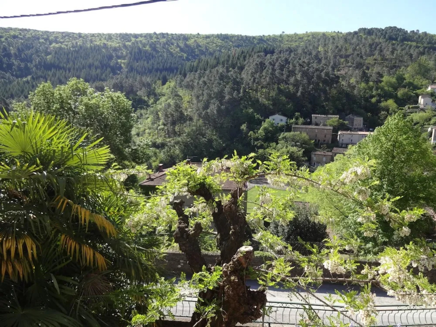 House With 5 Bedrooms in Robiac-rochessadoule, With Enclosed Garden