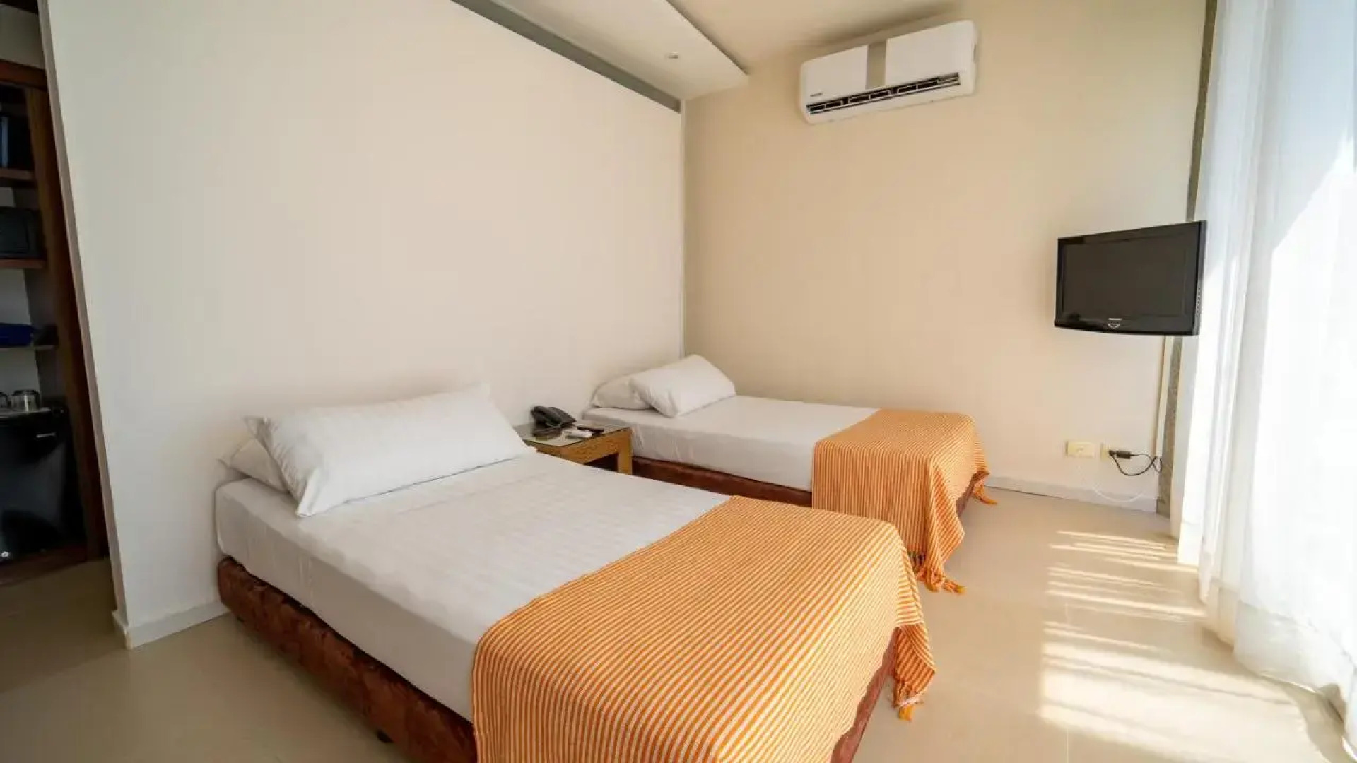 Santorini Hotel & Resort