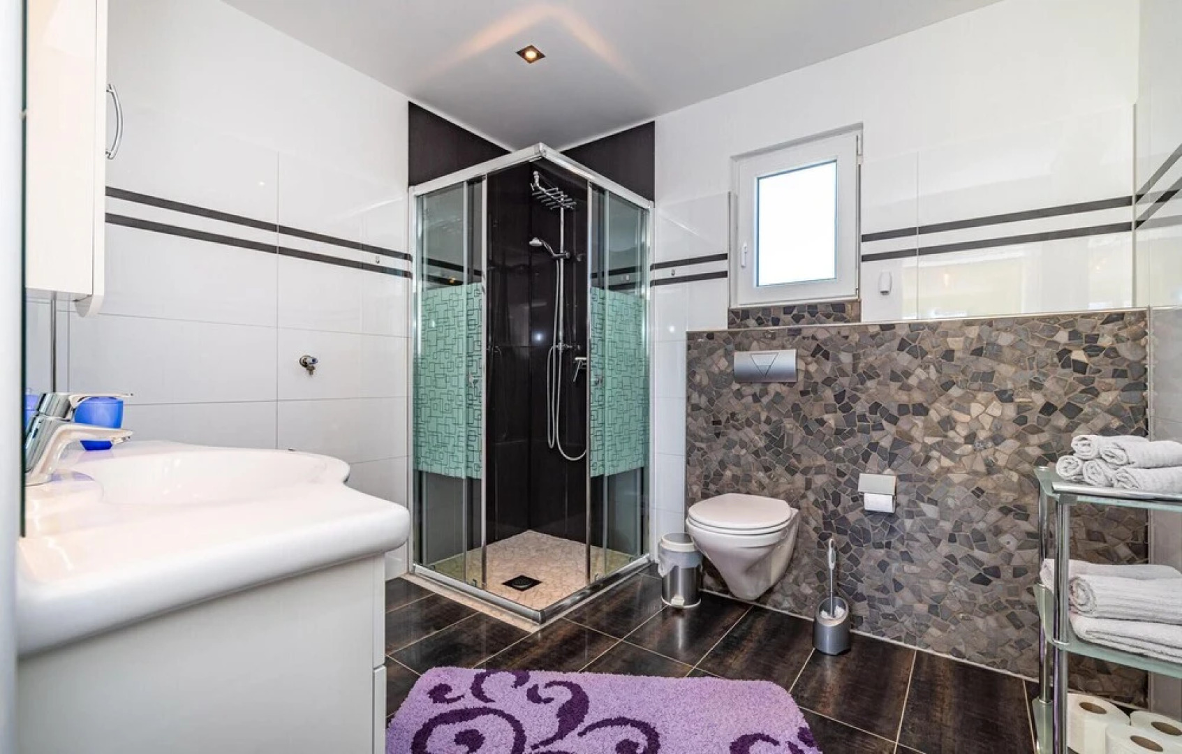 Stunning Apartment in Karin Gornji With Wifi and 2 Bedrooms