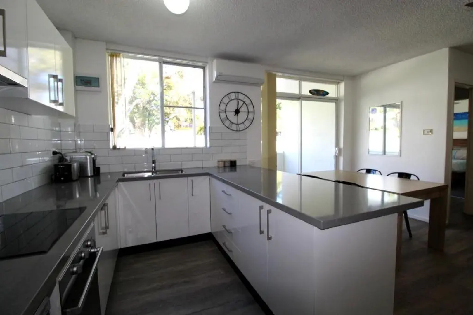 Main Break 1, 1 Main Street,