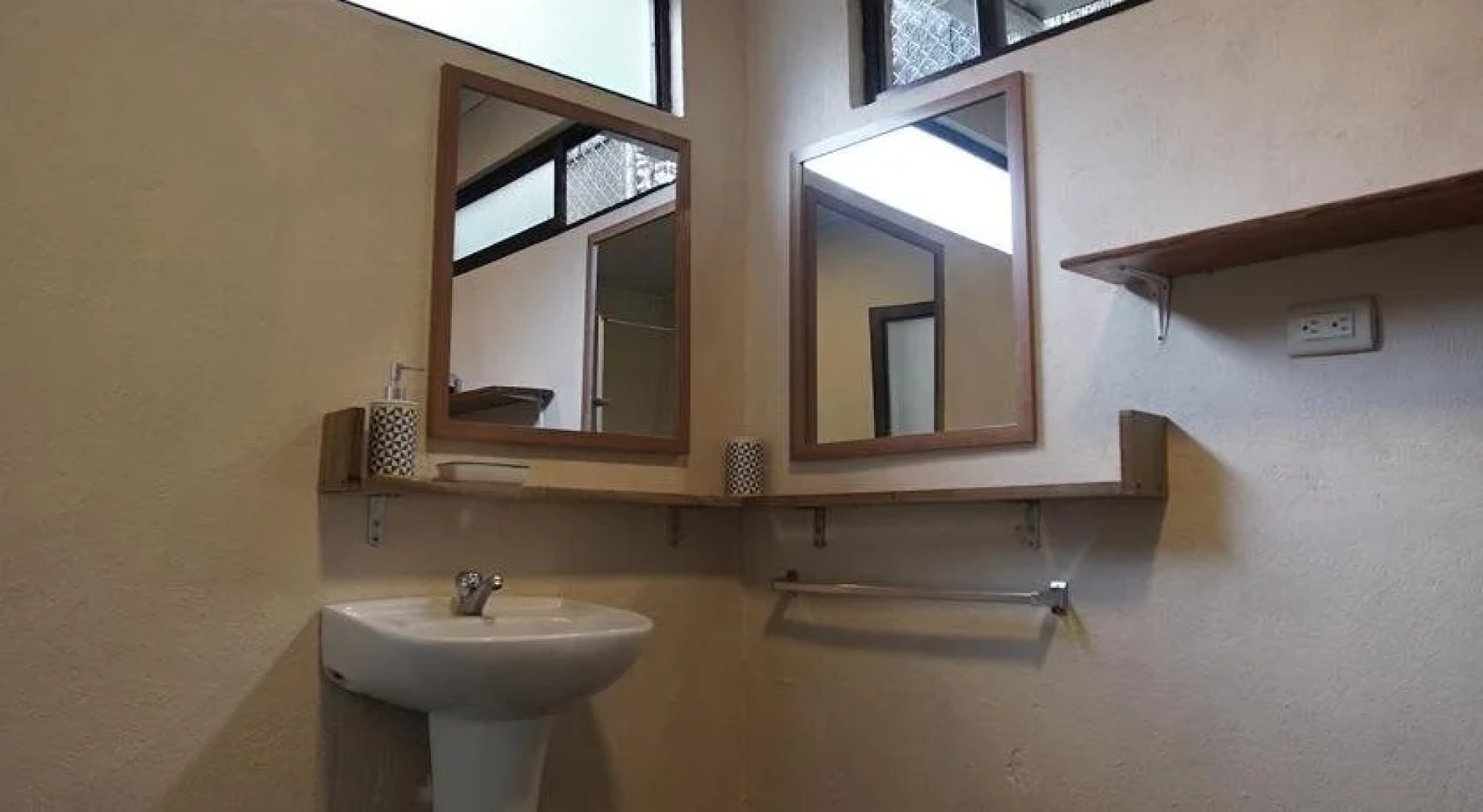 Surf & Yoga Lodge Santa Teresa