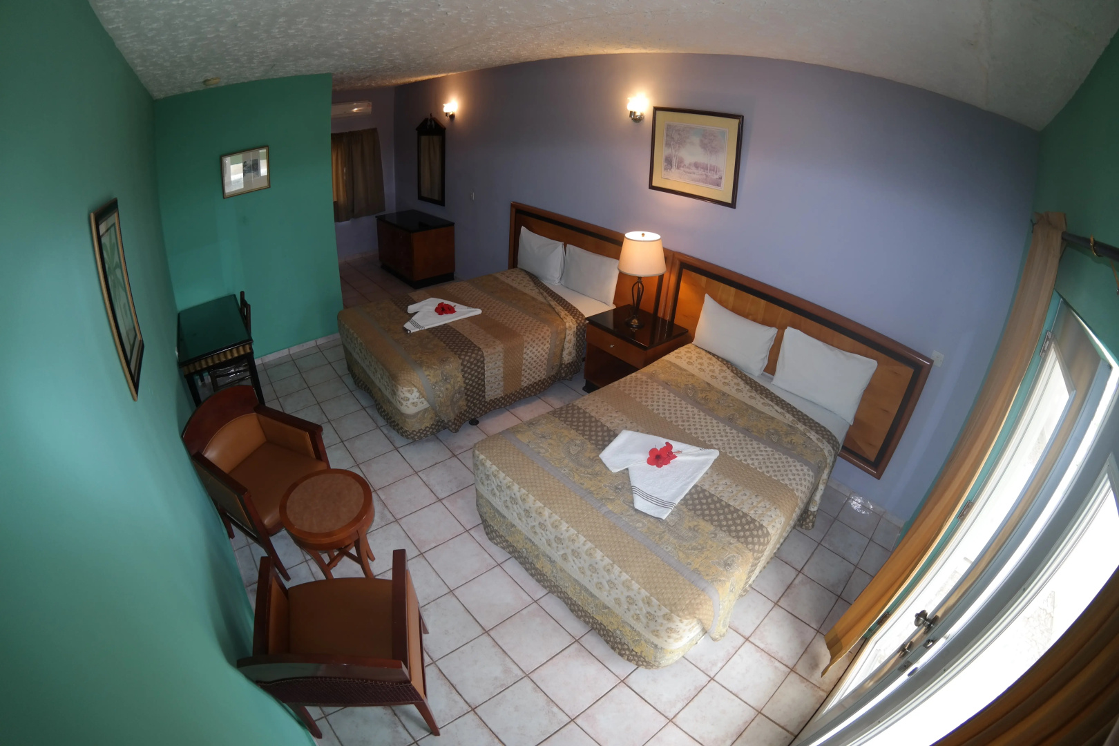Holiday Beach Club Hotel