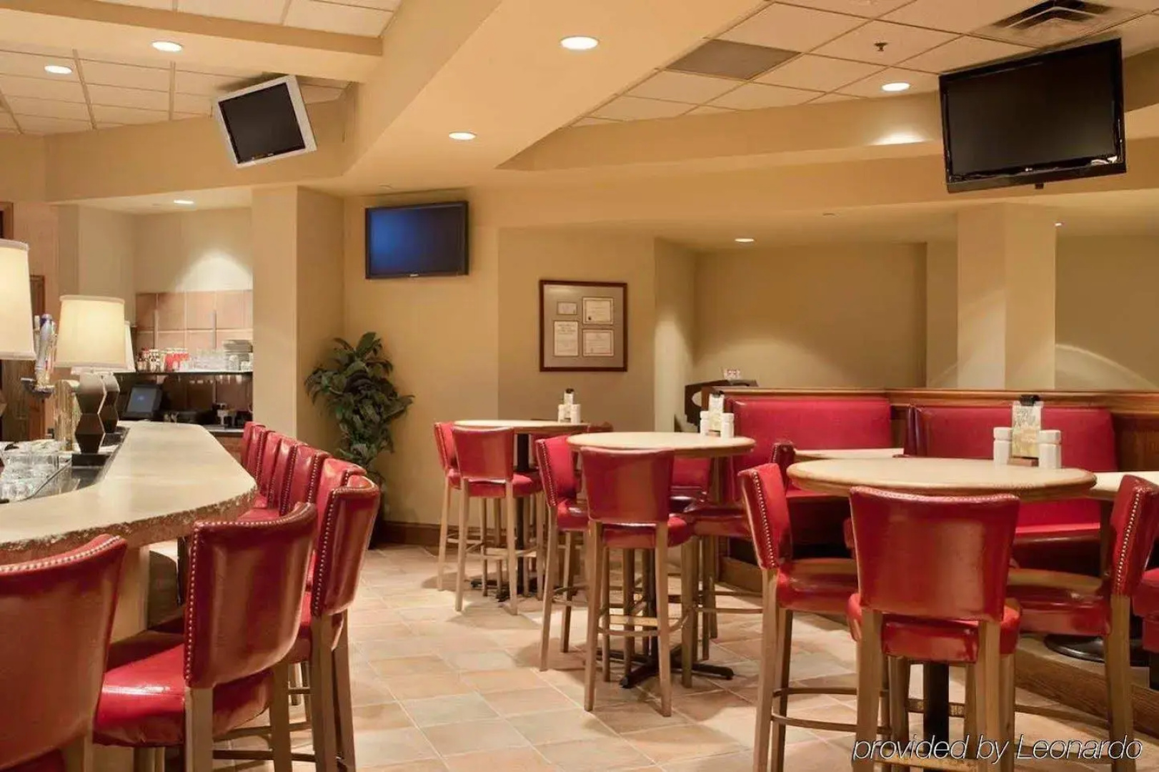 DoubleTree by Hilton Hotel Wichita Airport
