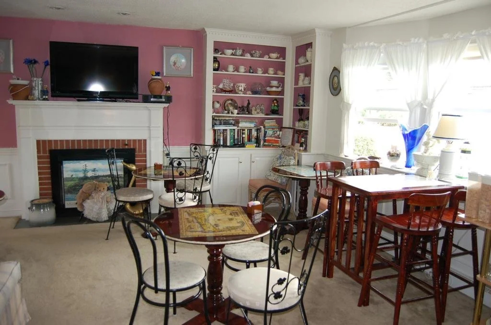 A Cape Cod Ocean Manor Inn