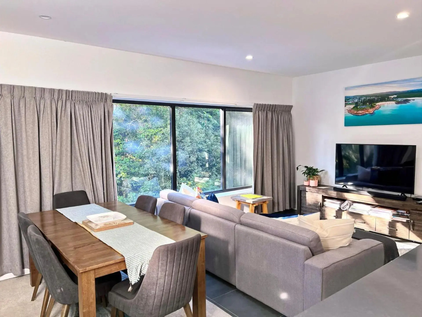 Nineteen On Gregory G02