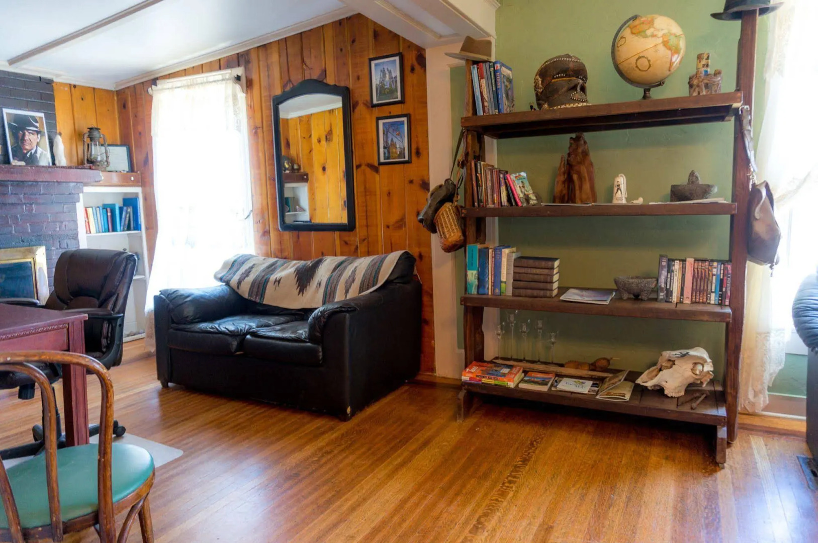 Indiana Jones Bed & Breakfast