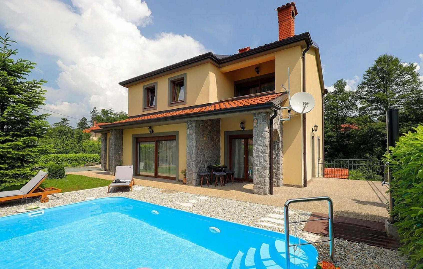 Amazing Home in Jurdani With Outdoor Swimming Pool, Wifi and 4 Bedrooms