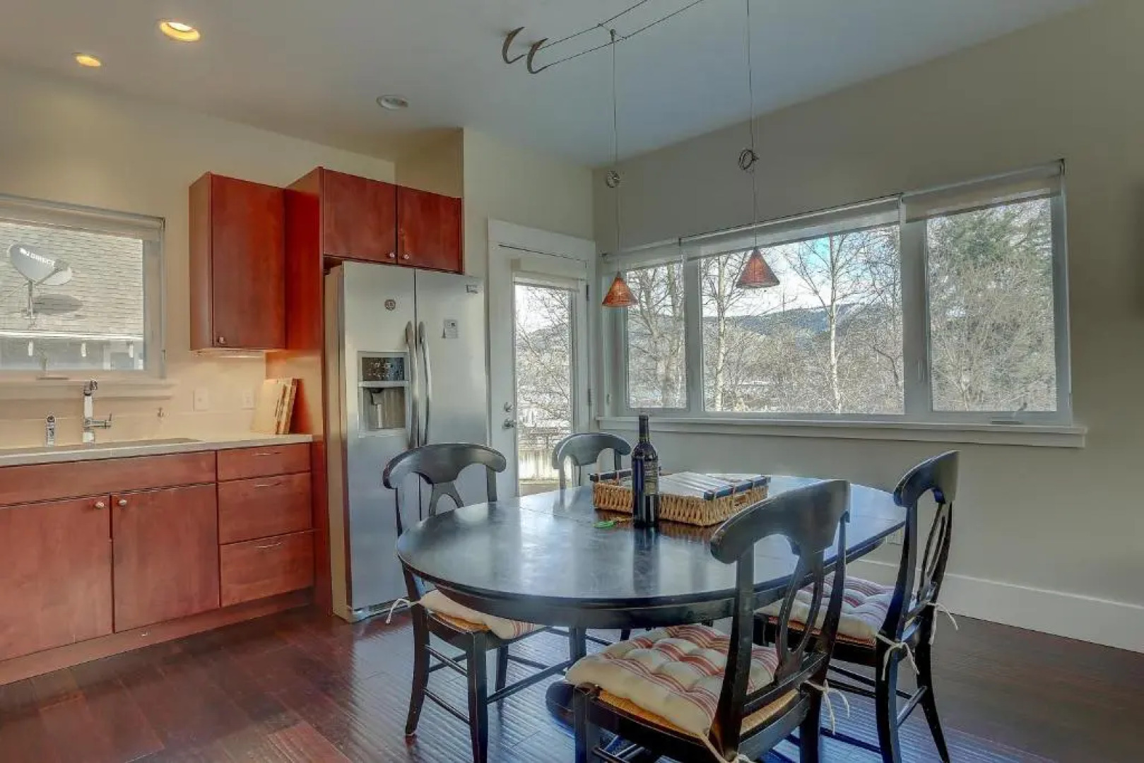 Surfsup!   *30 Day Minimum 3 Bedroom Home by RedAwning