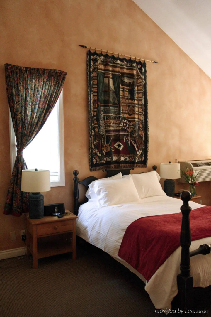 Rocky Crest Golf Resort