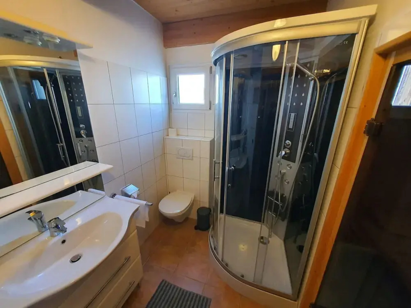 Comfortable Chalet in Hohentauern with Whirlpool near City Center